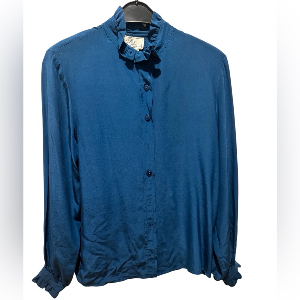 SILK BOUTIQUE Button-Up Blouse